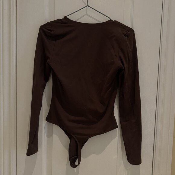 Aritzia Babaton Henley V-Neck Bodysuit - Picture 4 of 4